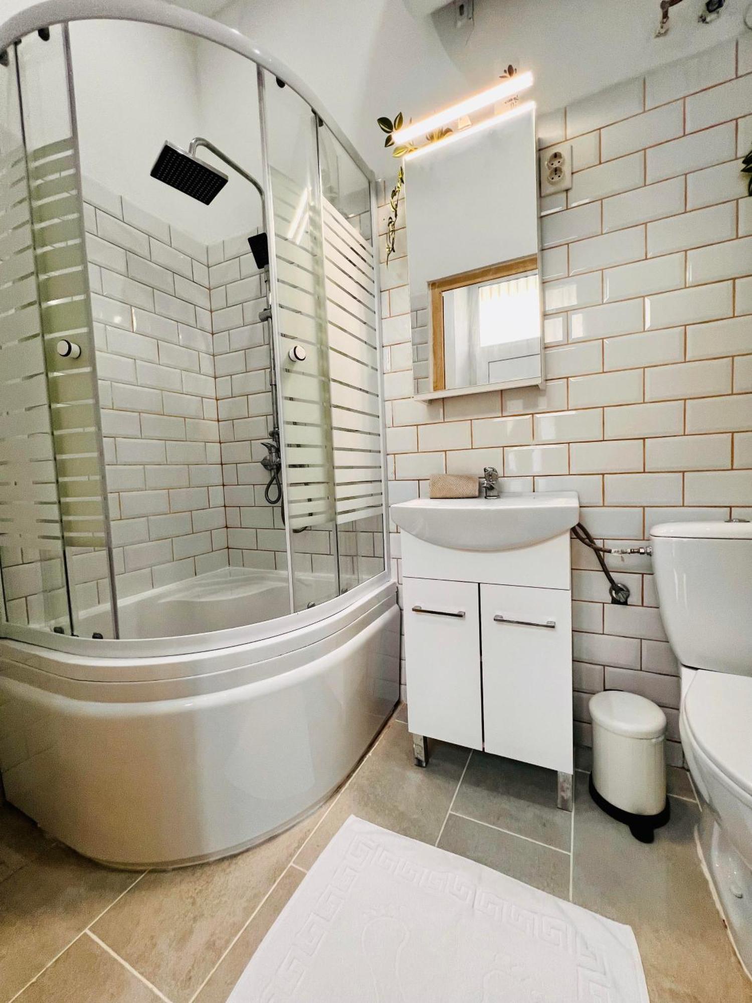 Apartman Quiet Luxury With 2 In The Centre Bb